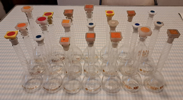 Matraz 100ml Varias Marcas, Clase A, Aforado, Con Tapón 1