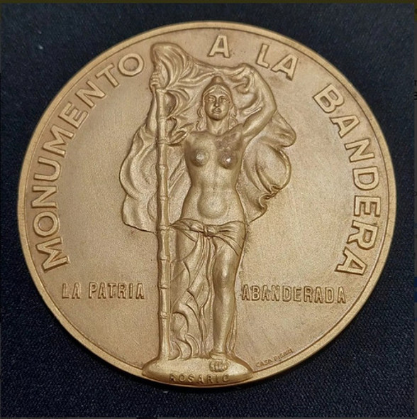 Medalla Monumento A La Bandera Gral. Belgrano Año 1965 - 901 1