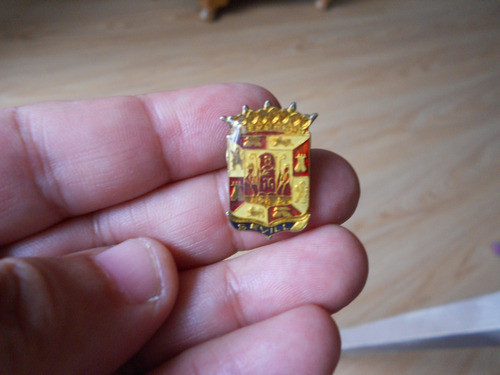 Lucheto Pin Escudo Heraldico De Sevilla - España 1