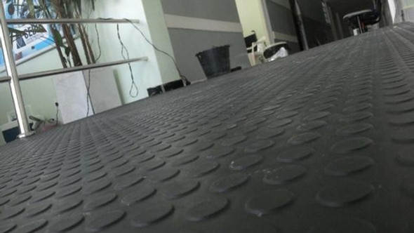 Piso Pastilhado Moeda Preto De 3mm - Rolo De 2.00x60cm 1