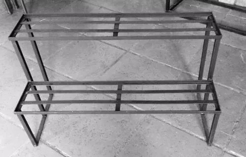 Portamacetas Tipo Escalera 2 Escalones Con Base De Hierro 1