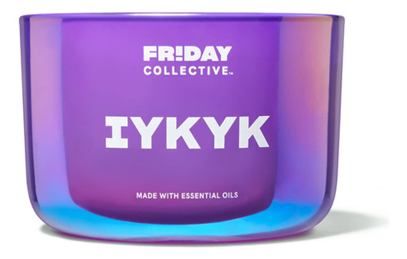 Friday Collective Iykyk - Vela Perfumada Afrutada, Hecha Con 0