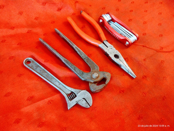 Herramientas Bahco, Gerardo. + Otras. 1