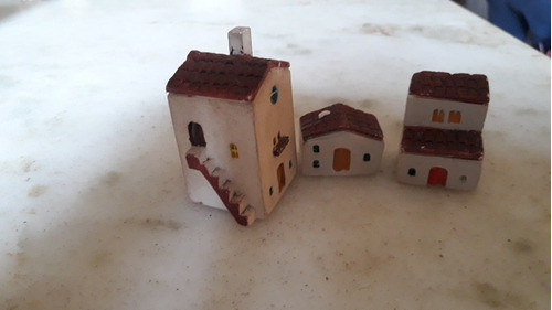 3 Casitas De Yeso Pintadas,decoracion. Precio Por Las 3 1