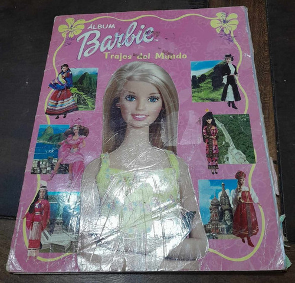 Album De Figuritas ** Barbie ** 68 Figuritas,  2002 0 Album De Figuritas ** Barbie ** 68 Figuritas,  2002 0