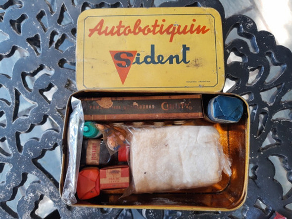 Antiguo Botiquín De Chapa Sident Autobotiquin 0