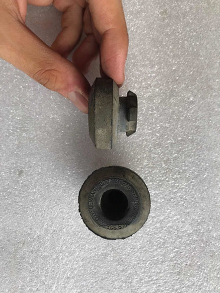 Juego Soporte Goma Embellecedor Motor Vw Pasaat 98-05 1