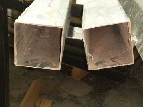 Caño Estructural Cuadrado Herreria 80 X 80 X 2mm X 4.37mts 0