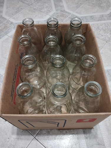 16 Botellas De Tomate -vacías Y Limpias 0