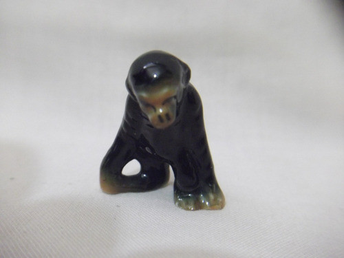 B. Antigo - Macaquinho Miniatura Em Porcelana Alemã 0