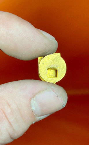 Antiguo Pin Esmaltado / Escudo Letras / Coleccionable / Raro 1