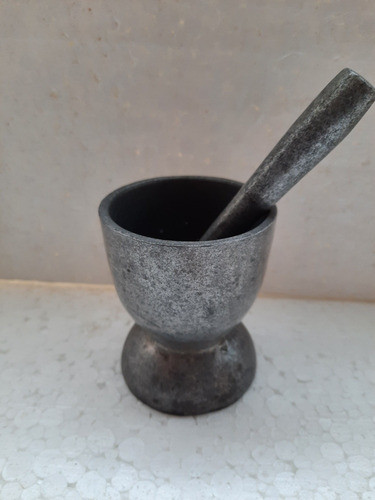 B. Antigo - Almofariz Antigo Em Alumínio Maciço Com Pilão 0