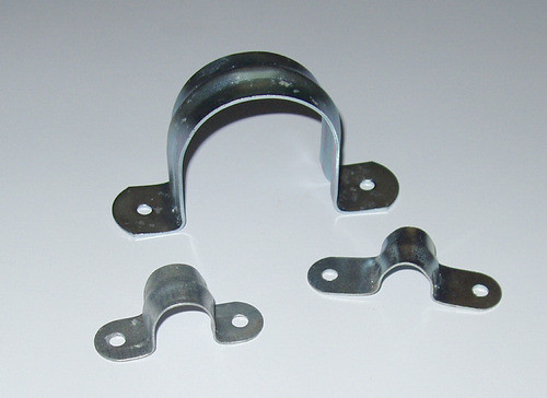 Grampa Omega Abrazadera 3 Pulgada Agua Electricidad Pack X20 1
