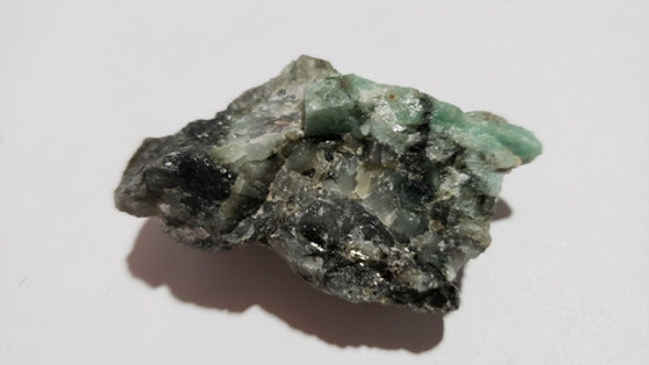 Esmeralda Na Matriz Bruta Natural 25 Gramas - Universo 22 0