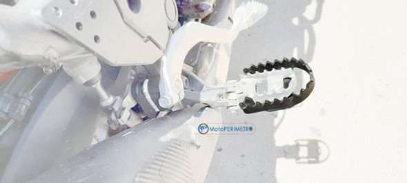 Honda Africa Twin Crf1000l Pedalin Enduro Acer Motoperimetro 1 Honda Africa Twin Crf1000l Pedalin Enduro Acer Motoperimetro 1