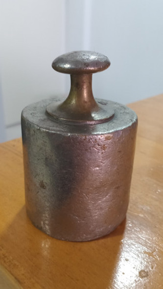 F- Antigua Pesa De 2 Kilos En Bronce - Sellada Jfr 1