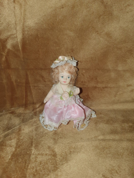 Muñeca De Porcelana Antigua De Colección Vestimenta Hermosa 1