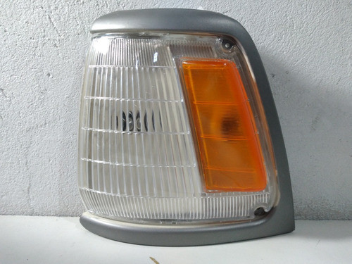 Faro Delantero Izquierdo Borde Gris Toyota Hilux (4x2) 93/01 0
