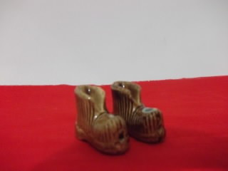 B. Antigo - Par De Sapatinhos De Porcelana Em Miniatura 0