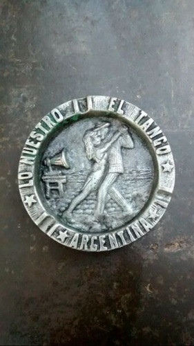 Cenicero De Aluminio Con Imagen En Relieve 1
