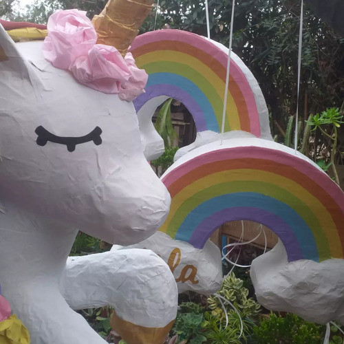Piñatas Arcoiris Unicornios Nubes 1