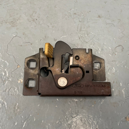 Fechadura Capô Ford Courier 1.6 Zetec 2006 (original) 1