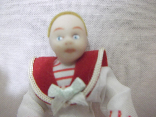 B. Antigo - Bebê De Biskui Miniatura Para Casa De Bonecas 0