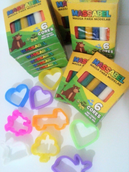 Kit Com 16 Massinhas+ 16 Bolhas De Sabão + 16 Giz +32 Moldes 1