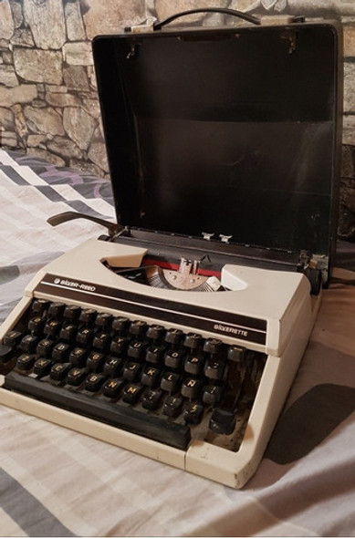 Maquina De Escribir Silver Redd A Reparar 0
