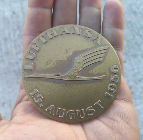 Antiguo Medallon Aviacion Lufthansa 15 Agosto 1956 En Bronce 0