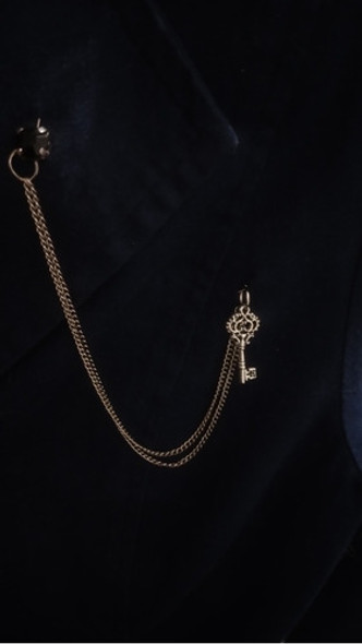 Prendedor Con Cadena Llave Y Gema Chica Negra Para Camisa 1