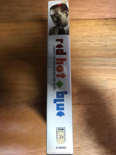 Fita Vhs Red Hot + Blue A Benefit For Aids Research & Relief 1