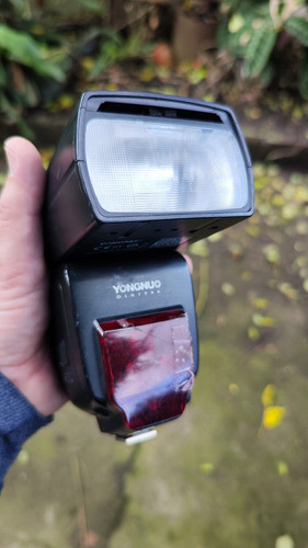 Flash Para Canon, Yongnuo Yn685 (tengo 2) Uno Casi Sin Uso 1