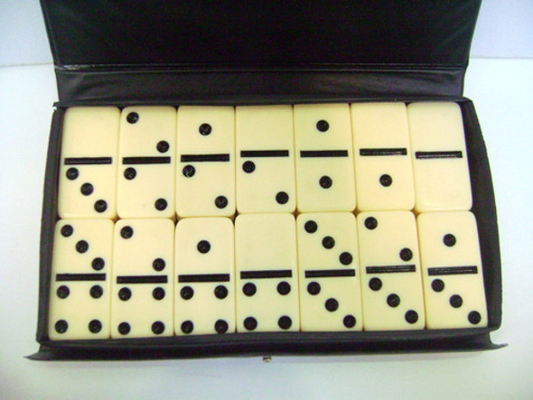Juego De Domino 28 Piezas De 5 Cm Resina Con Estuche Boedo 0