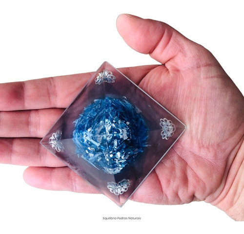 Orgonite Pirâmide Proteção Cianita Azul Arcanjo Miguel 4x7x7 1