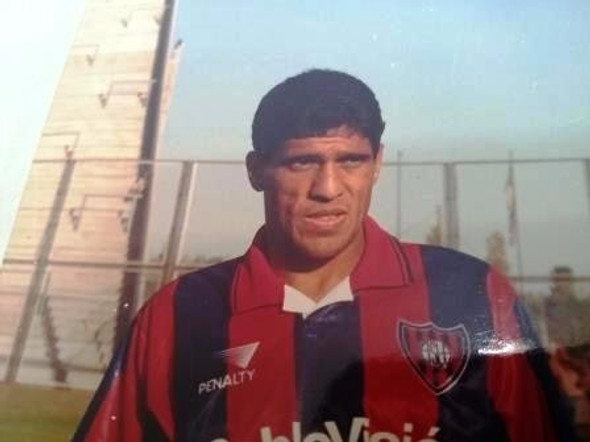 Foto San Lorenzo 10x15cm Silas Camiseta Penalty Cablevision 1