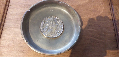 Antiguo Cenicero De Bronce 0