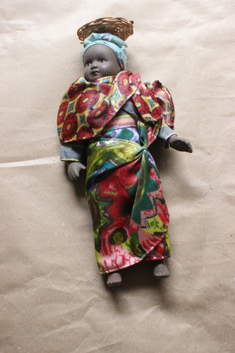 Colección Muñecas Del Mundo.porcelana.articuladas.trajes. 0