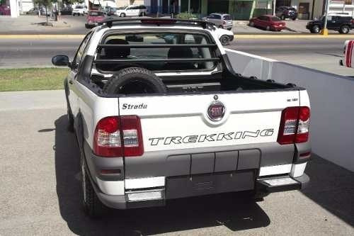 Emblemas Strada 1.6 16v + Faixa Trekking Preta - 2009 À 2015 1