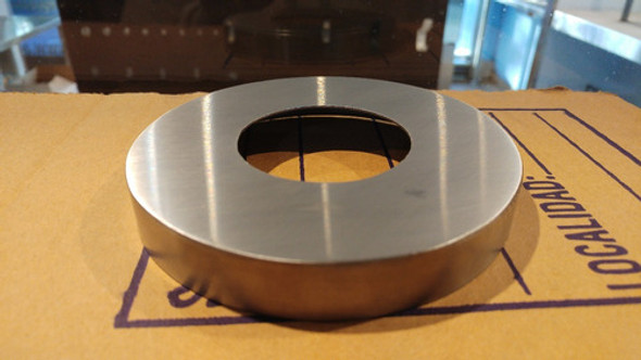 Tapa Cubre Roseta De Acero Inoxidable Para Caño 63,5 Mm. 1