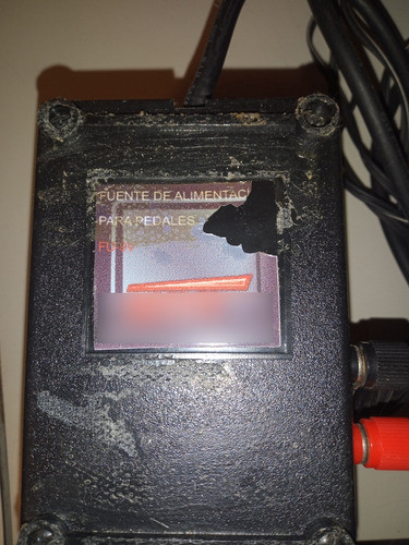 Vendo Fuente De 9v, Para 5 Pedales - Al Centro 1