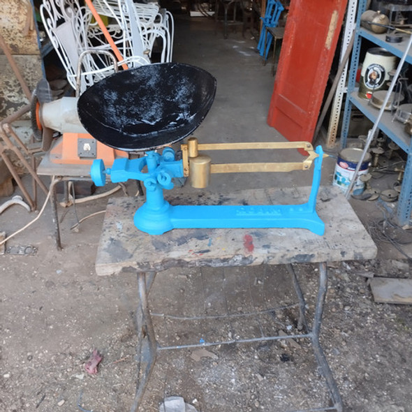 Antigua Balanza Marca Robin 0