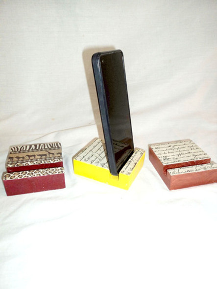 Porta Celular O Tablet En Madera Super Practico 0