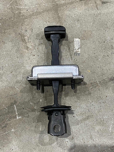 Limitador Dianteiro Direito Tiggo 8 2021 2022 Original 1