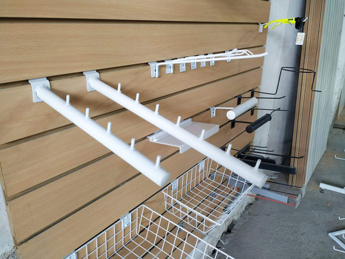 Perchero Inclinado 30cm 15 Unidades Placa Ranurada Rosario 1