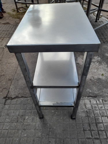 Mesa En Acero Inox De 60x40 Con 2 Estantes. 1
