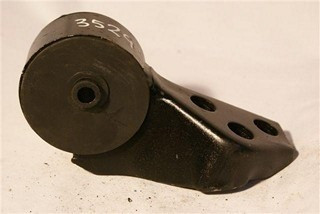 Soporte Del Der Mazda 323 79-81 0