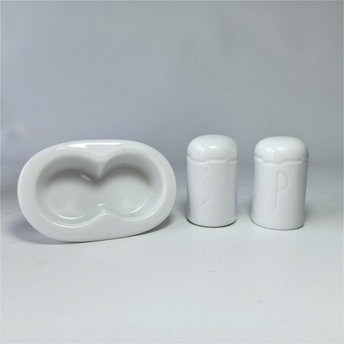 Salero Y Pimentero En Porcelana De Aerolínea 1