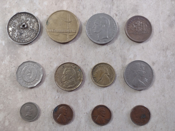 Monedas Antiguas De 1965. 0