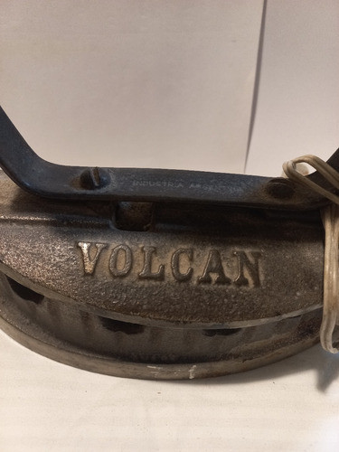 Lampara De Mesa, Hecha Con Una Plancha Antigua 1